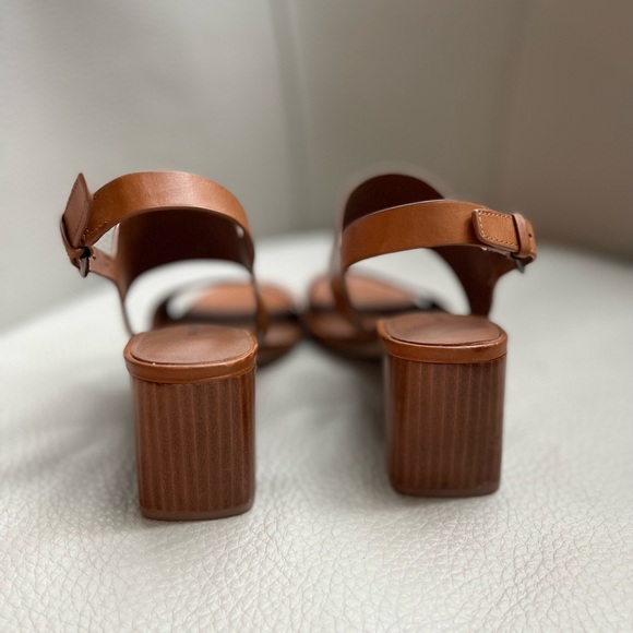 Via Spiga Libby Block-Heel Sandals tan leather sandal - Picture 4 of 5